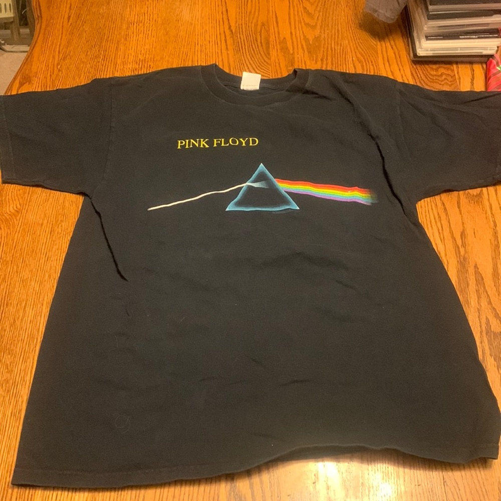 Pink Floyd dark side of the moon t shirt XL first in space lightly worn